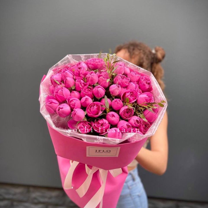 Кустовые розы букет Мисти Баблс в Томске