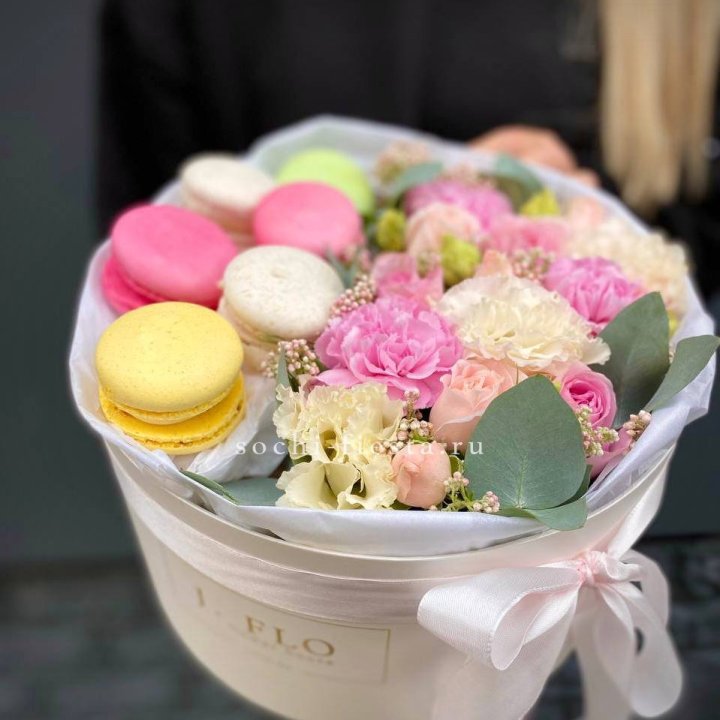 Бокс с макаронс Нежный в Томске