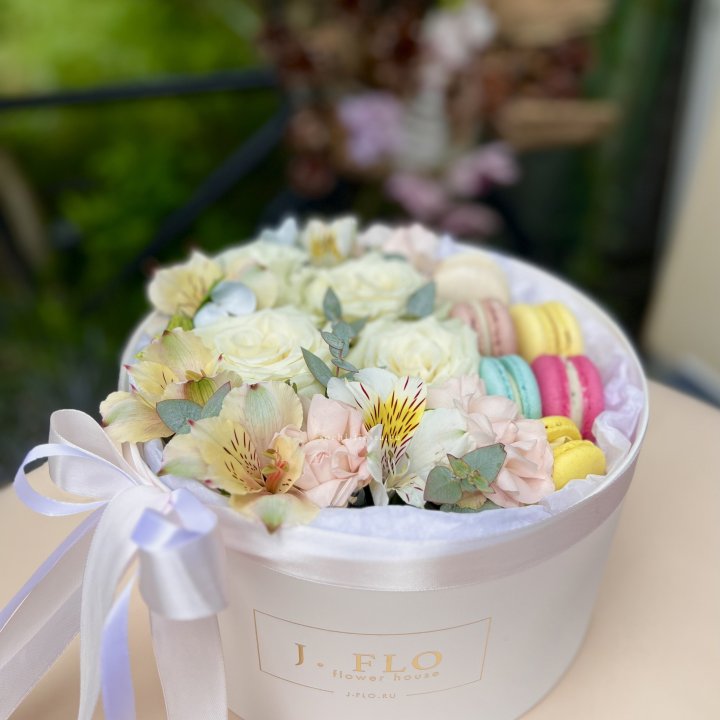 Цветочный бокс "Ника" в Томске