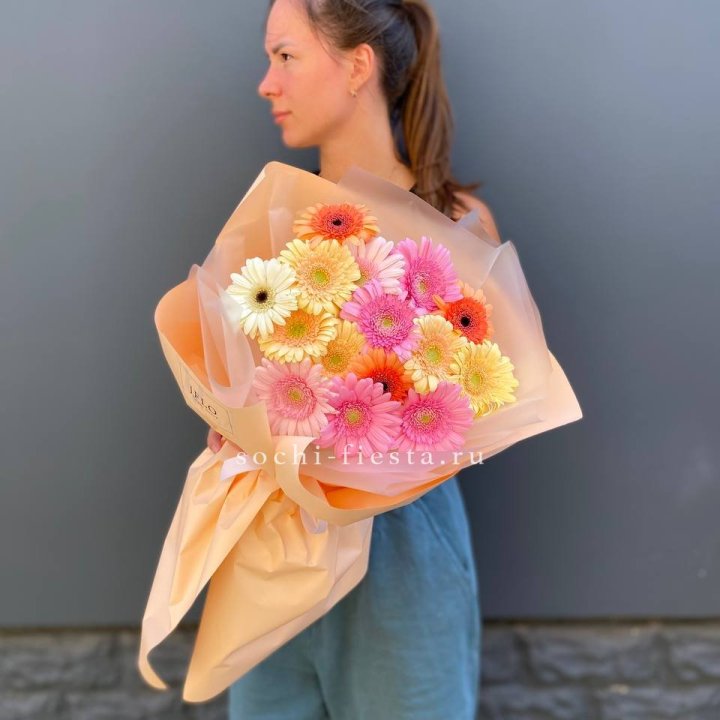 Букет разноцветных гербер в Томске