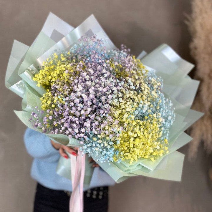 Букет радужных гипсофил в Томске