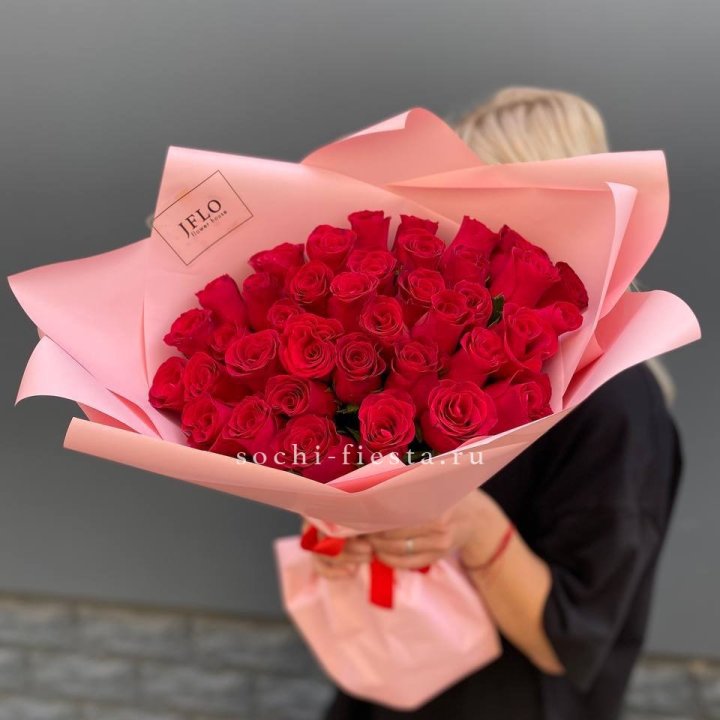 35 красных роз в Томске