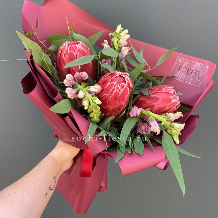 Букет из протеи "Квин" в Томске