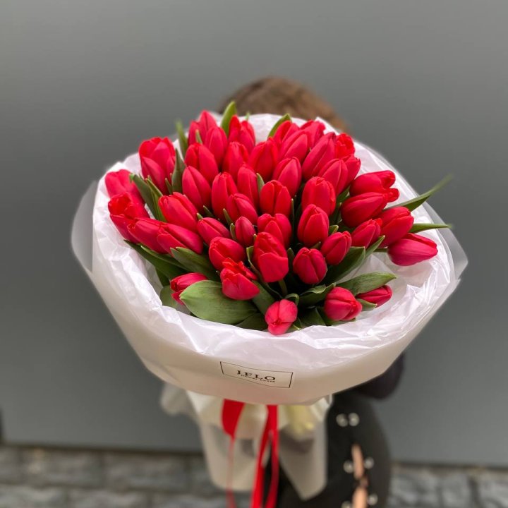 51 тюльпан "Любовь" в Томске