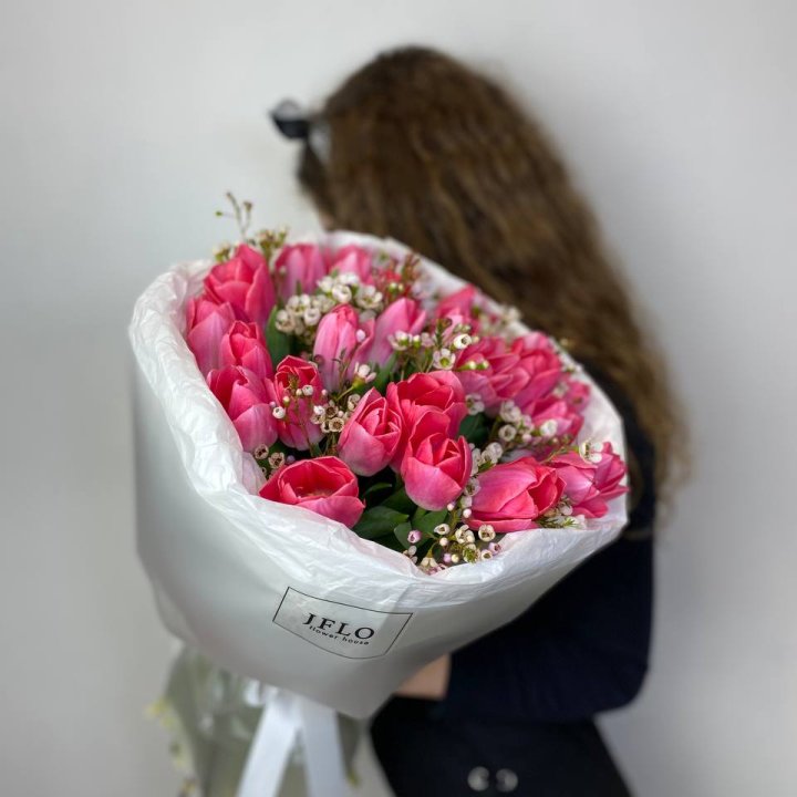 Дуо тюльпаны с хамелациумом в Томске