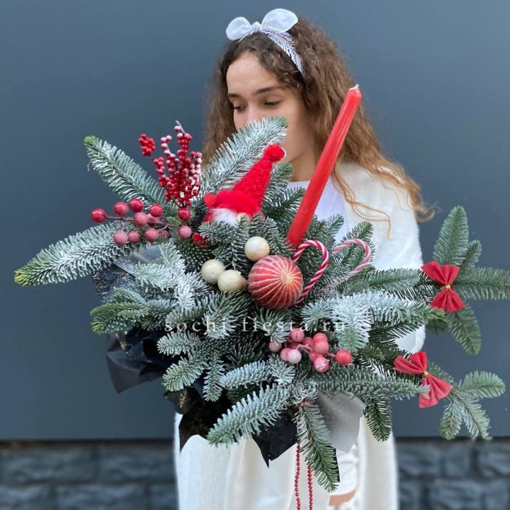 Композиция в бокале красная в Томске