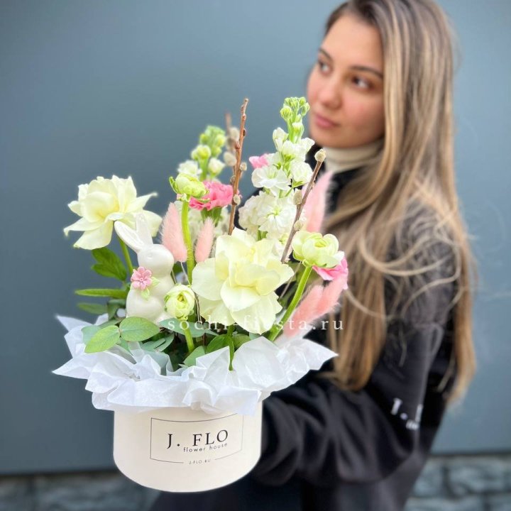 Цветочный бокс "Пасхальная композиция" в Томске