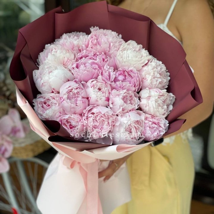 Букет 17 зефирных пионов в Томске