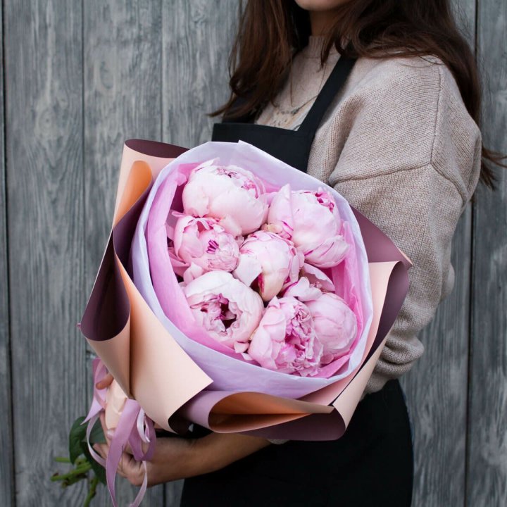 7 зефирных пионов в оформлении в Томске