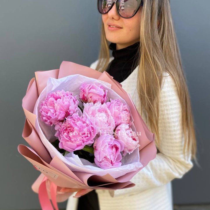 7 пионов в оформлении в Томске