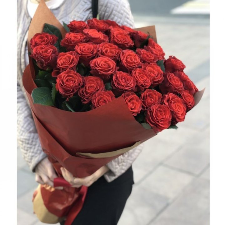 29 высоких роз  в Томске