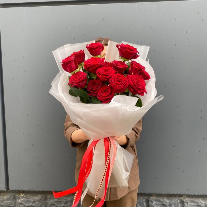 15 высоких роз  в Томске