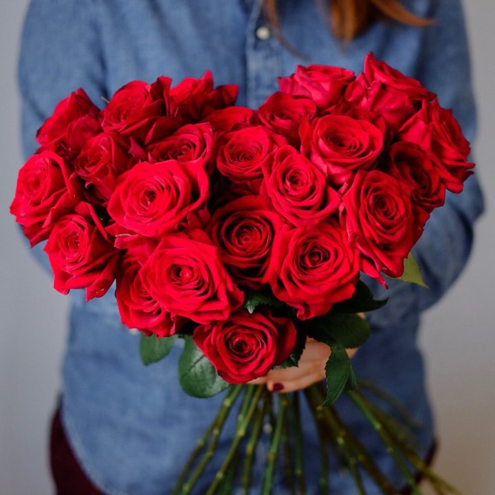 25 красных роз в Томске