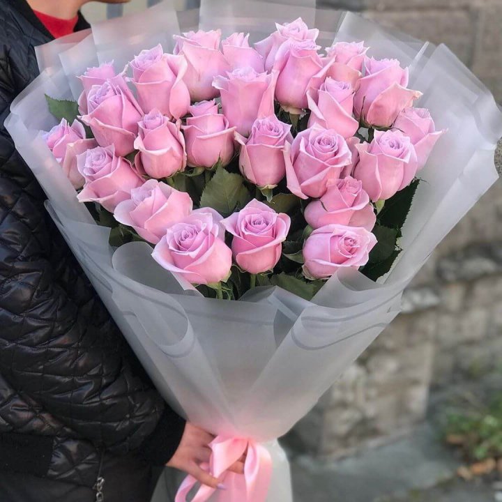 25 высоких розовых роз в Томске