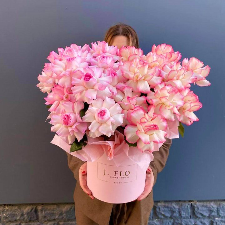 25 Французских роз микс в боксе в Томске