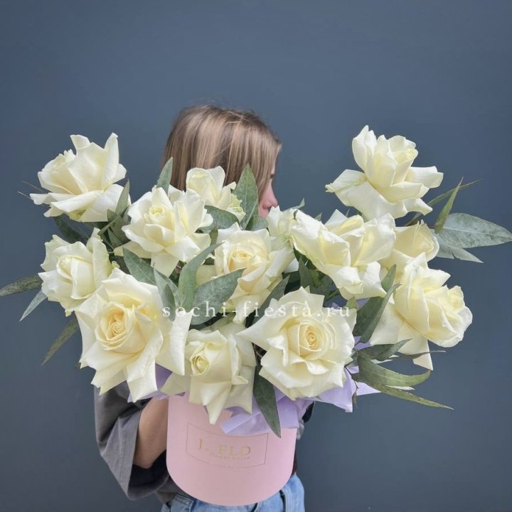 15 Французских роз в боксе в Томске