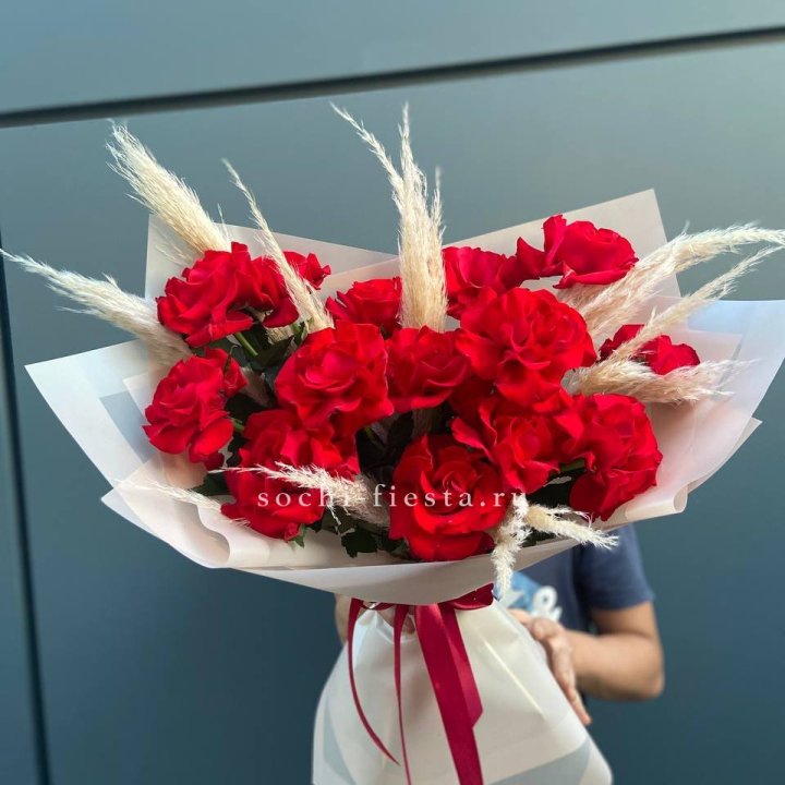 15 Красных французских розы в Томске