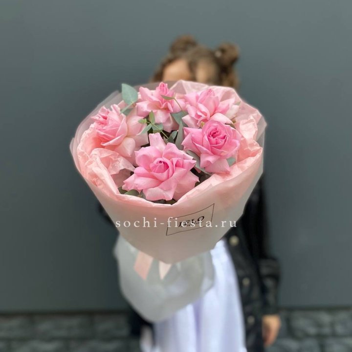 5 французских розовых роз  в Томске