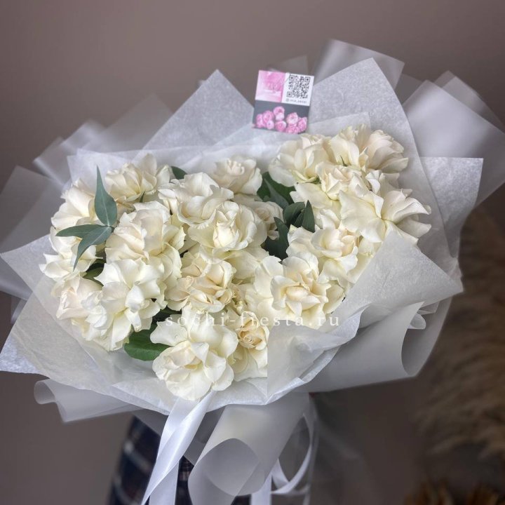 21 французских роз с эвкалиптом в Томске