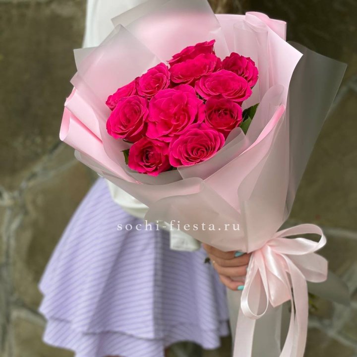 Букет алых роз в Томске