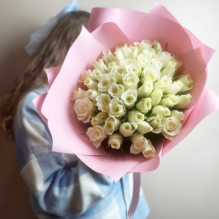 Букет из 51 белой розы (Кения) в Томске