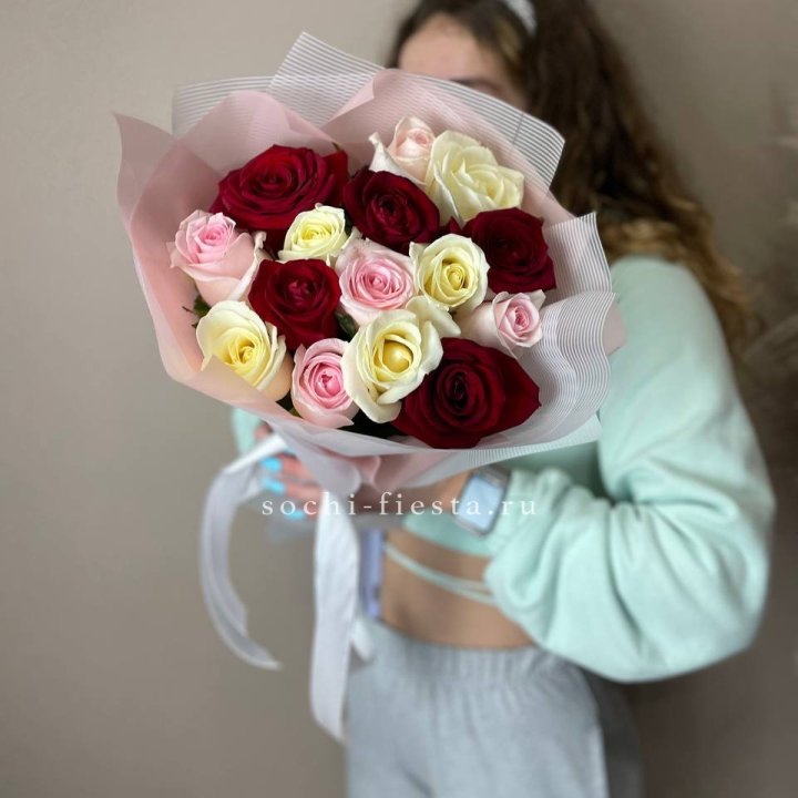 15 роз "Карусель" в Томске