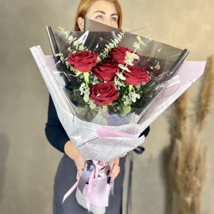 5 красных роз в Томске