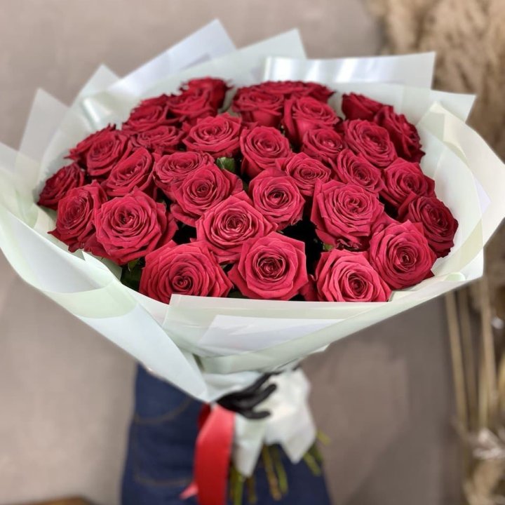 37 красных роз в Томске