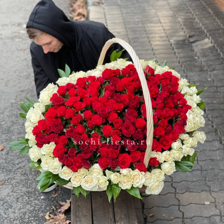 201  роза в корзине   в Томске