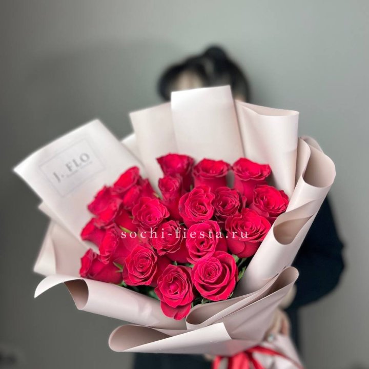 21 красная роза  в Томске