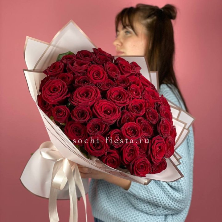 51 красная роза "Лавели" в Томске