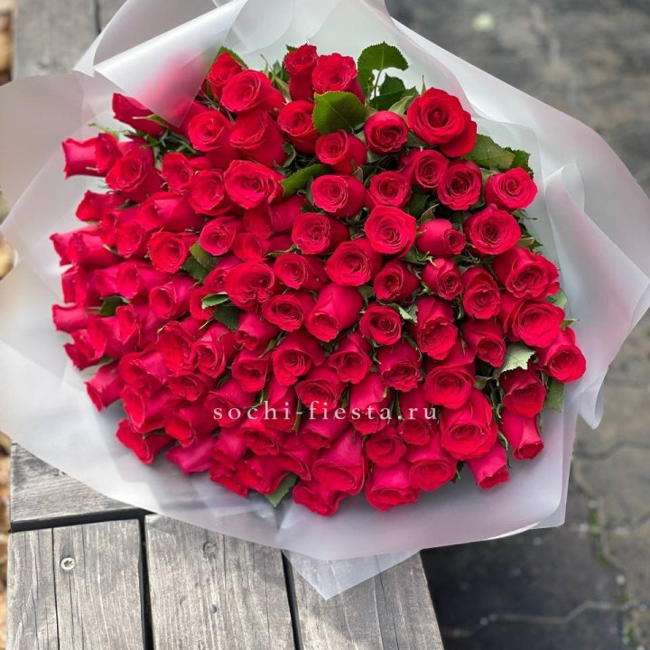 101 красная роза Лолита в Томске
