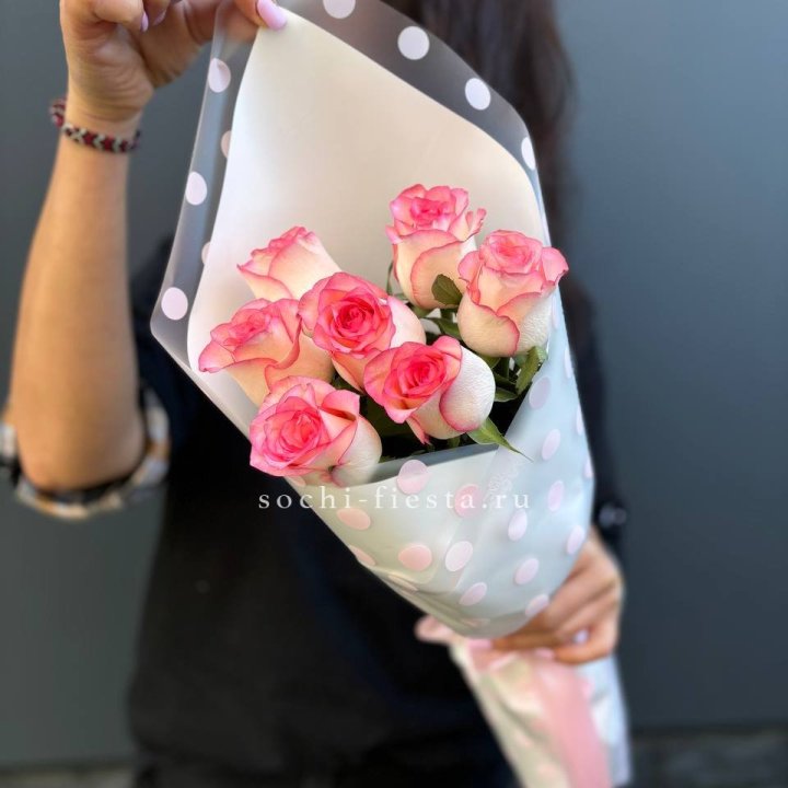 7 роз "Джумилия" в Томске