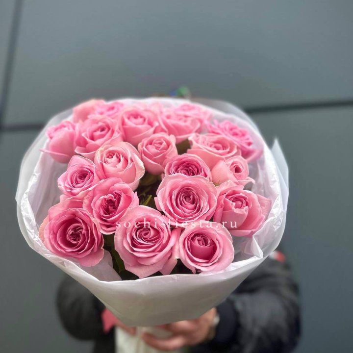 21 Розовая роза в белом в Томске