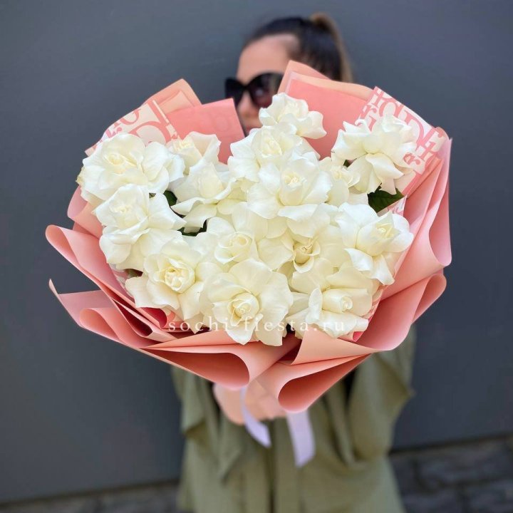 Белые розы "Аморе" в Томске