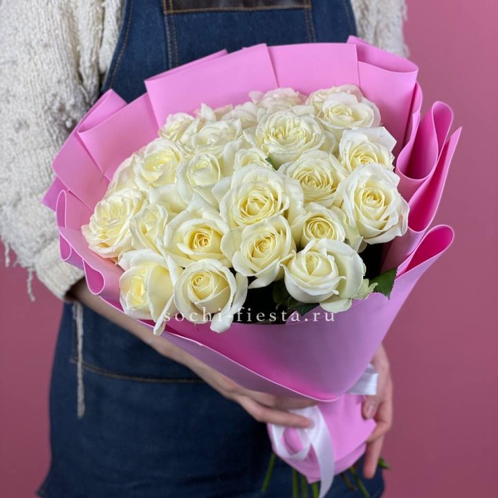 25 белых роз в Томске