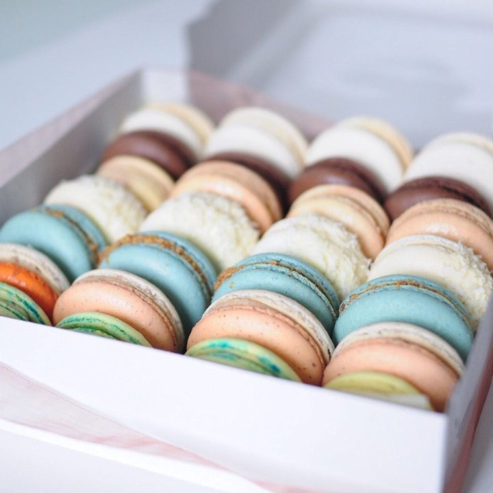 Коробка макаронс 25 шт. в Томске