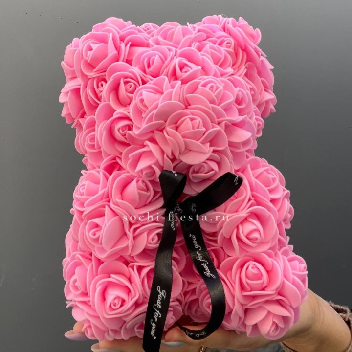 Игрушка медведь из розовых роз в Томске