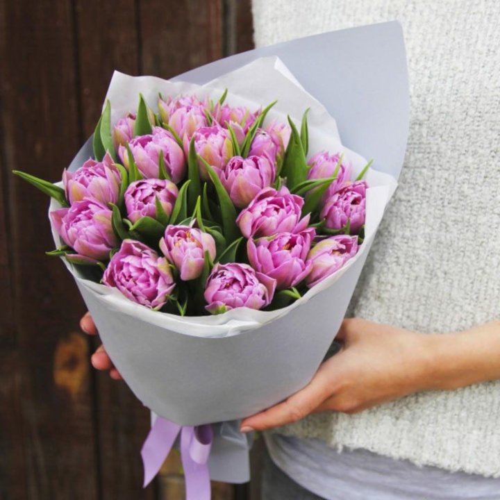 Букет пионовидных тюльпанов в Томске