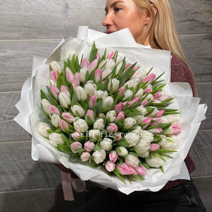 101 тюльпан нежный микс в Томске