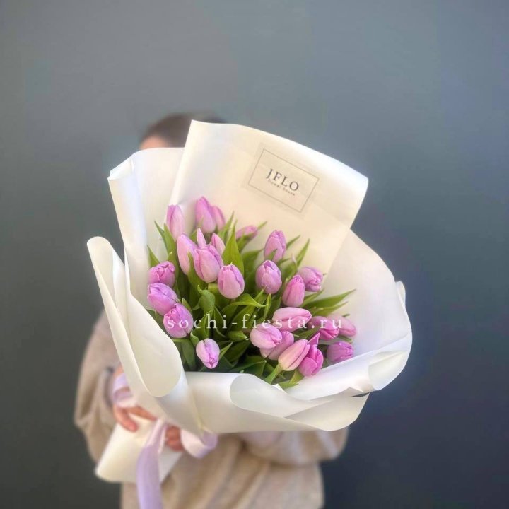 25 сиреневых тюльпанов в Томске