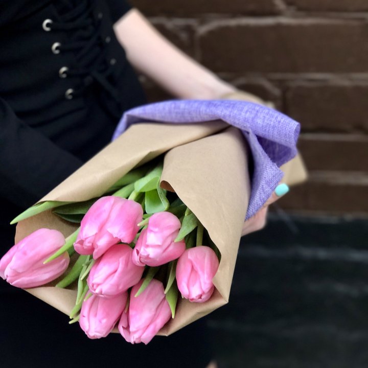 Букет розовых тюльпанов в Томске