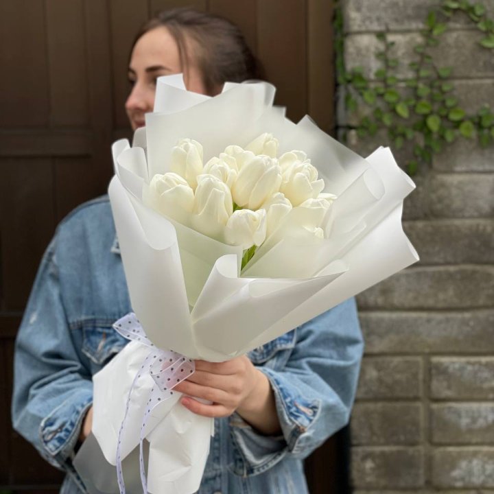 Букет белоснежных тюльпанов в Томске